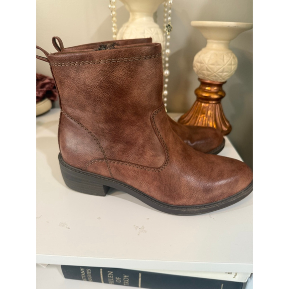 BareTraps Ankle Boots 6 - Picture 4 of 5